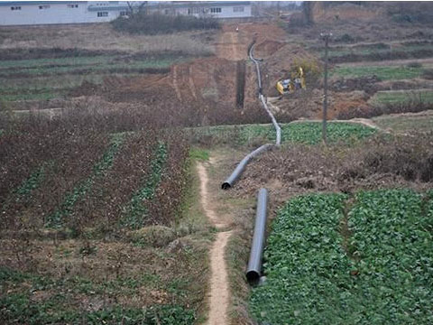 农村安全饮水巩固提升工程施工现场